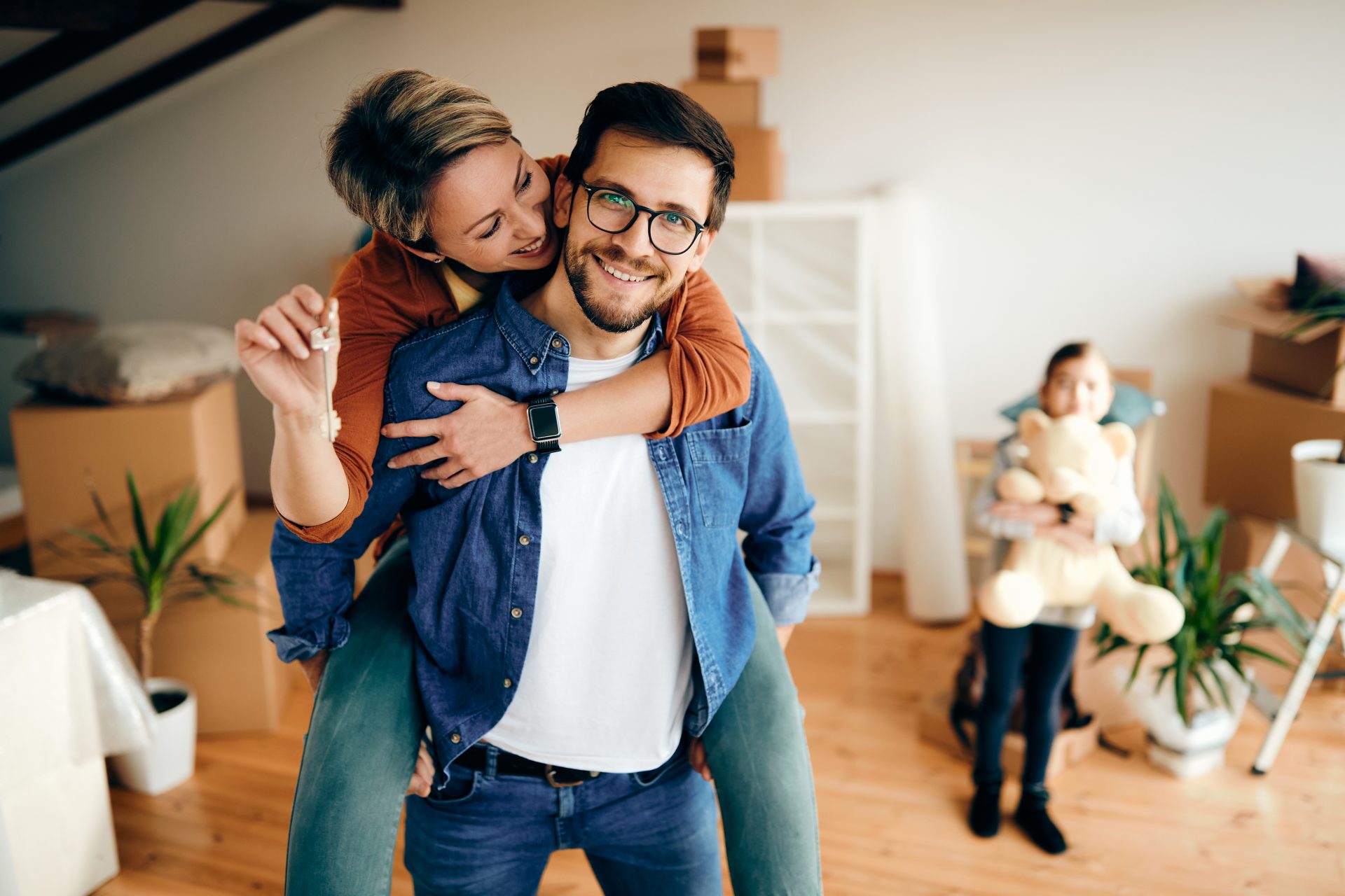 Une famille s'installe dans son logement